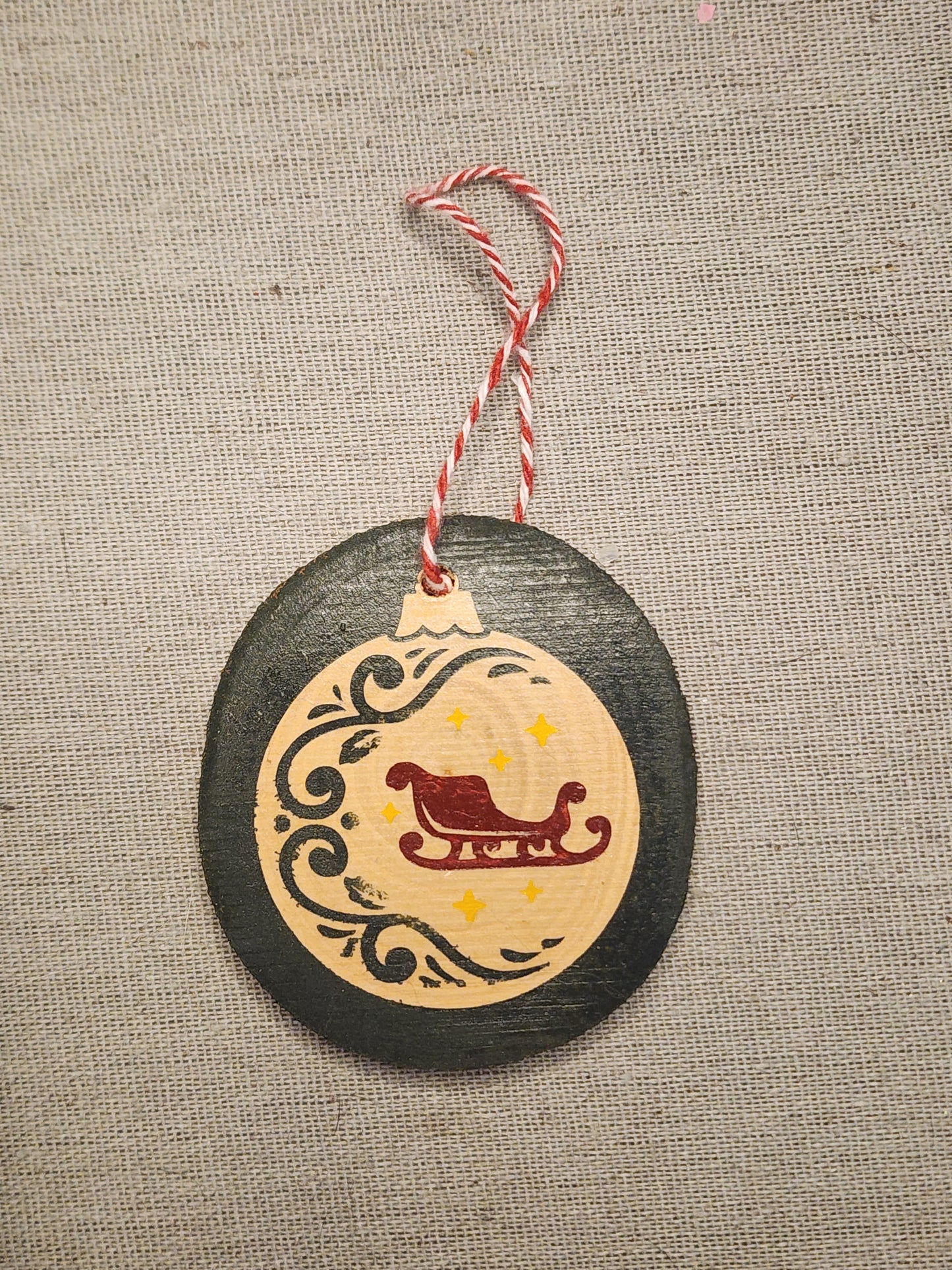Wood ornament Red Sleigh