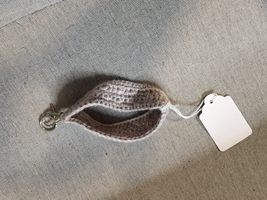 Crochet wristlet Beige